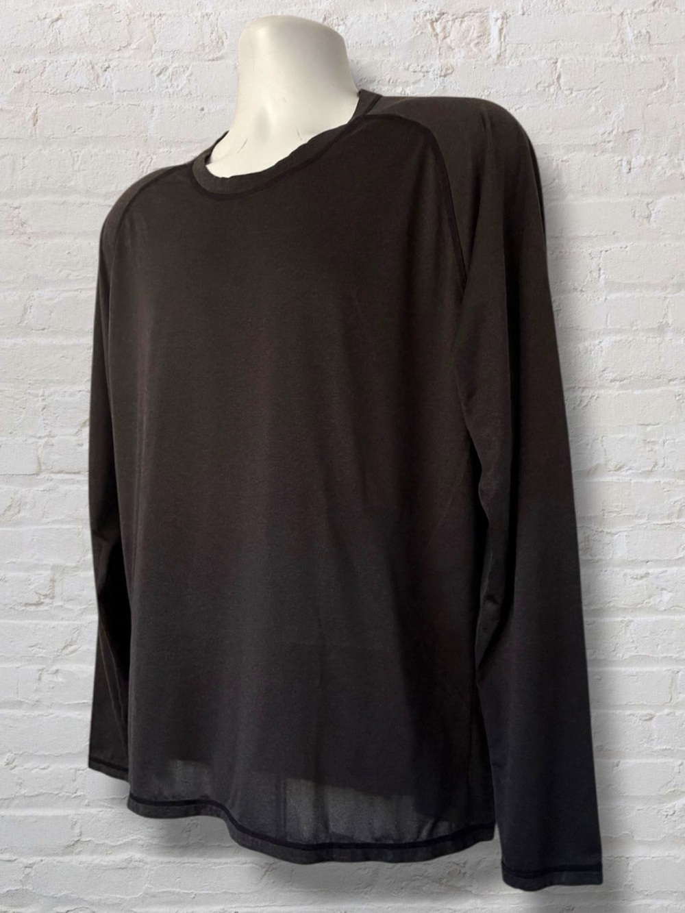 Zella Men’s XL Black Lightweight Performance Long Sleeve Crew Neck Shirt - Picture 4 of 7